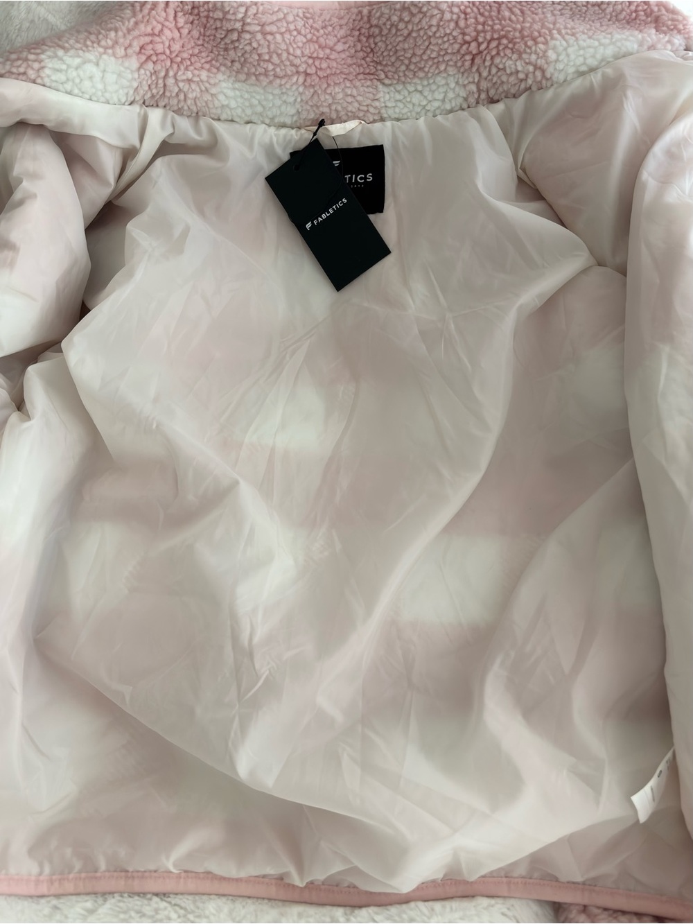 Fabletics Tahoe Teddy Jacket in Champagne Blush Buffalo Check Size Small NEW - Picture 8 of 13
